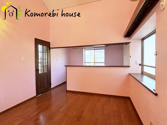 上尾市今泉3丁目　中古一戸建ての居間・リビング|9.75帖のLDKです