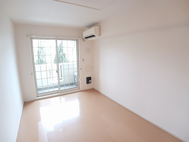 西宮市山口町下山口のアパートの居間・リビング