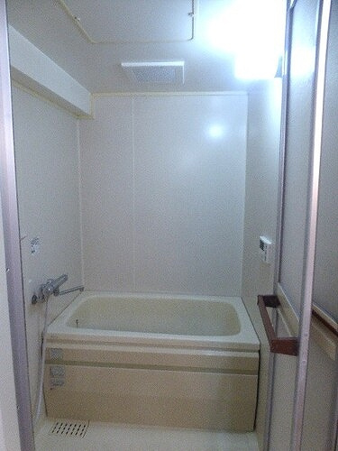 ビューハイツ高山の浴室|浴室　※2024年6月撮影