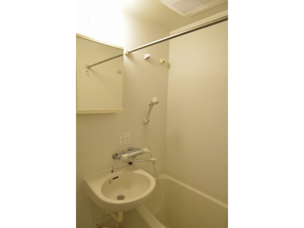 カスタリア新宿の内装|内装は落ち着いています