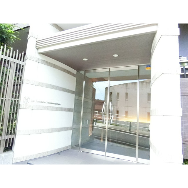 ザ・パークハビオ横浜山手のエントランス|2018年6月7日