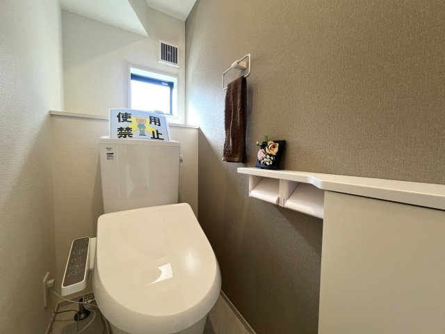 みんな大好き回遊動線！！大和市西鶴間７丁目新築戸建のトイレ|ゆったりとした空間のトイレです