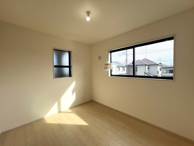 みんな大好き回遊動線！！大和市西鶴間７丁目新築戸建の洋室|個人の部屋や寝室として使える洋室です