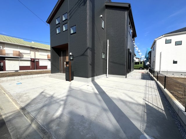 みんな大好き回遊動線！！大和市西鶴間７丁目新築戸建の駐車場|駐車場があるので、車を買う予定の方も安心です