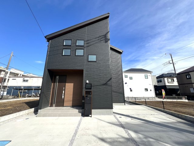 みんな大好き回遊動線！！大和市西鶴間７丁目新築戸建の外観|おしゃれな外観です