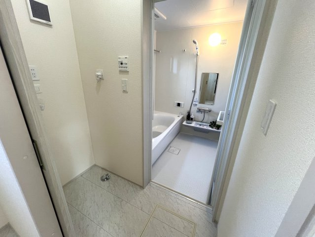 みんな大好き回遊動線！！大和市西鶴間７丁目新築戸建のランドリースペース