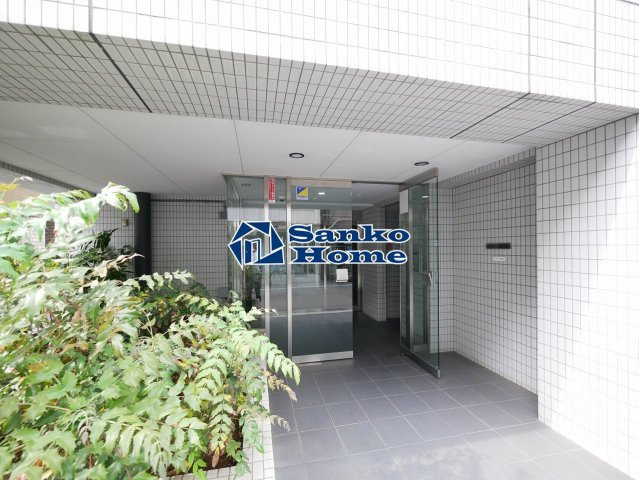 レガスタ浅草のエントランス