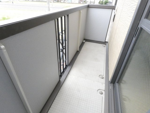 サワーフローラA棟のバルコニー|サワーフローラ