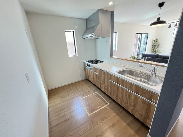 【キッチン】 | 糟屋郡新宮町大字新宮1期・平屋　1号棟（全1棟）【仲介手数料無料・0円】 | 施工例。施工例は完成時と異なる場合があります。