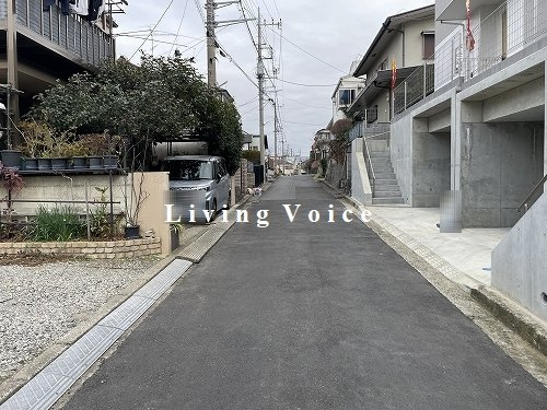 【前面道路含む現地写真】 | 【仲介手数料０円】座間市緑ヶ丘2期　新築一戸建て　全2棟 | 座間市緑ヶ丘2期　新築一戸建て　全2棟