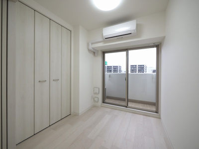 【洋室】 | アーバンパーク新大阪 | 広々とした洋室です