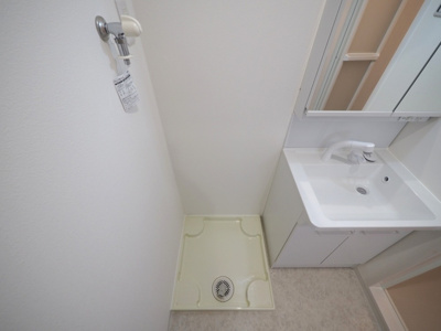 【設備】 | アーバンパーク新大阪 | 洗濯機置き場です