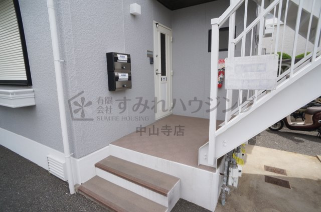 セジュール安倉のエントランス