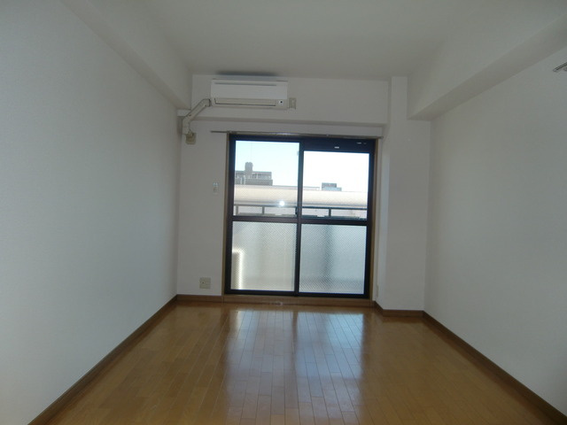 シーズ六甲道（旧ハイツグレース）の洋室