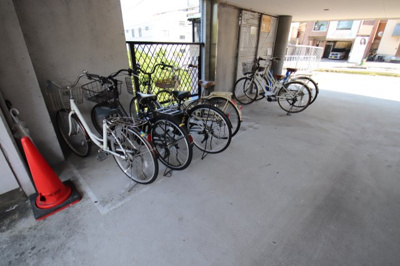 【その他共用部分】 | レイナ錦織 | 駐輪場