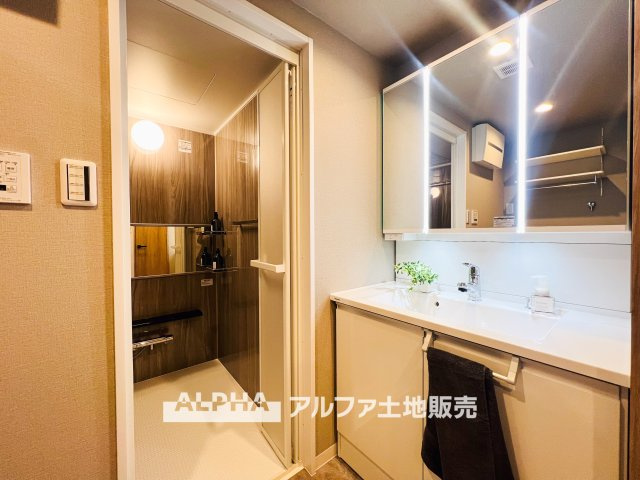 モナーク福生のランドリースペース|【Laundry space】
◆ランドリースペース◆広々した空間で雨の日でも十分に洗濯物を乾かすことが出来ます。バスルームには浴室換気乾燥機も付いているので重宝しますね。