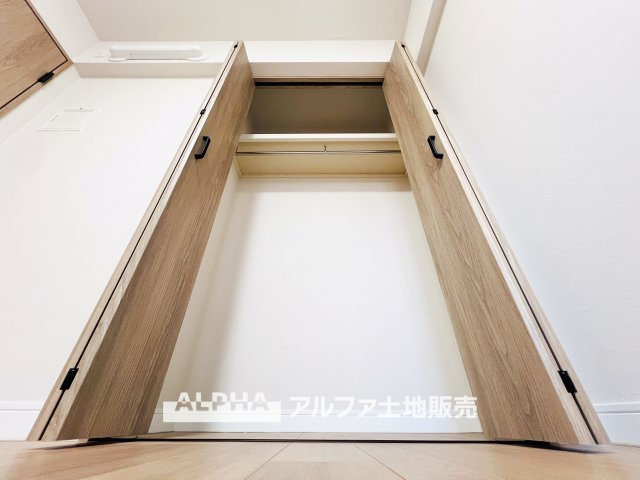 モナーク福生の収納|【Go filled with memories】
◆ありったけの◆住空間をよりよくするためには大切な収納スペース。時が経ち思い出がここに詰まっていく。