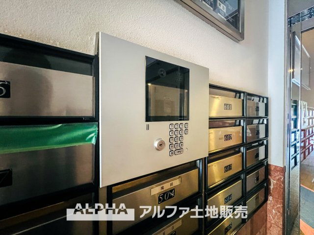 モナーク福生のセキュリティ|【Auto lock】
◆オートロック◆不要なセールスや不審者をシャットアウトし静かで快適なシステムは私達に恙ないライフスタイルを与えてくれます。