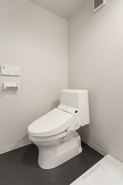 REFINED　TASTE　三吉のトイレ