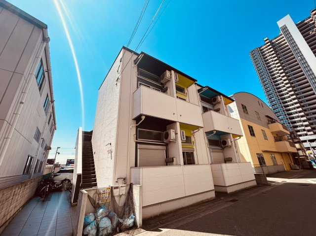 CREST COURT鷹取の外観