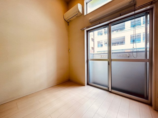 CREST COURT鷹取の居間・リビング