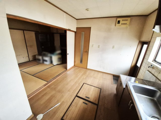 【居間・リビング】 | 亀岡　篠町野条イカノ辻南　一戸建