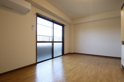【洋室】 | 喜志マンション