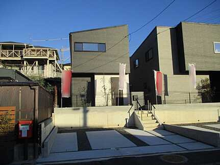 佐伯区五月が丘４丁目の前面道路含む現地写真