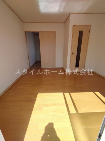 プラッサムコートＭＫ　Aの居間・リビング|別部屋写真です。