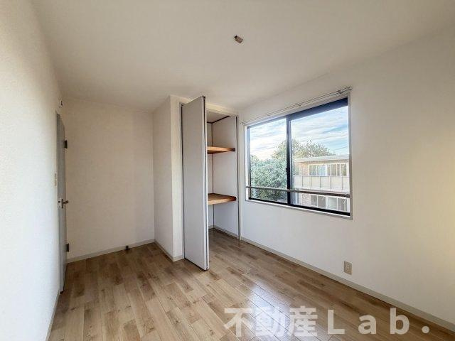 グリーンシティの洋室