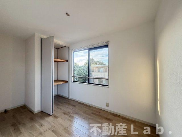 グリーンシティの洋室