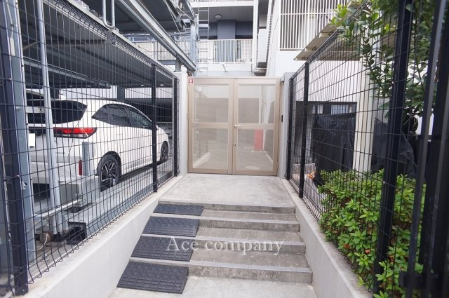 【その他共用部分】 | エスリード小阪ミッドゲート | 【マンション裏側の勝手口】