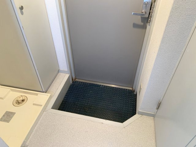 【玄関】 | ヤングリーブス岡本