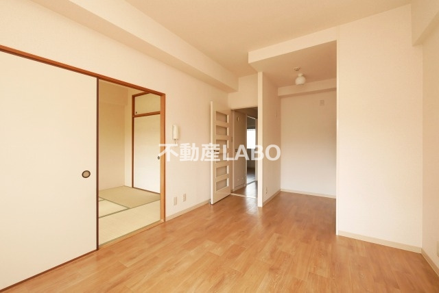 ヴィラシャトーの居間・リビング