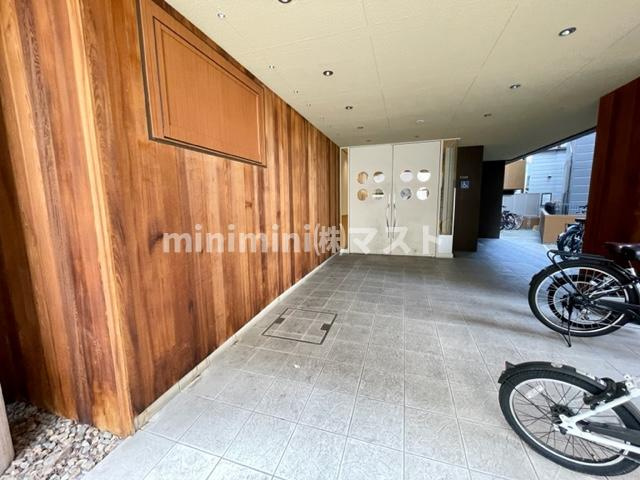 インプルーブ天六のエントランス