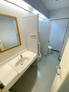 大津市大萱１丁目の事務所のトイレ