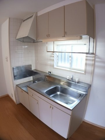 西宮市山口町中野１丁目のアパートのキッチン