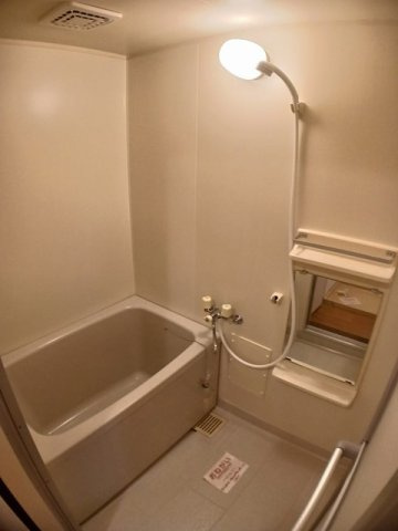 西宮市山口町中野１丁目のアパートの浴室