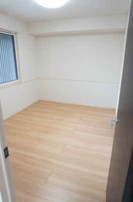 【洋室】 | レジデンス ラシュレⅡ | 6.1帖（リビング横）