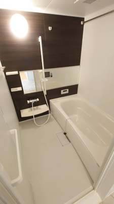 【浴室】 | レジデンス ラシュレⅡ | 一坪風呂 浴室TV付き