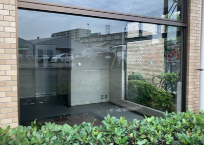 【ロビー】 | 南町田パーク・ホームズ | ロビーというと、エントランスと何がちがうの？と思いますよね。実はロビーとエントランスには明確な決まりはありません。物件によっては、エントランスを入って広がるある程度の広さのある空間がロビーとなります。