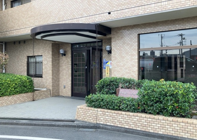 【構造・工法・仕様】 | 南町田パーク・ホームズ | ＳＲＣ造は強度や耐震性の面でもRC造と比べて優れています。そのため、10階建以上の高層または超高層マンションなどの建築にも多く採用されています。柱や梁などのサイズが小さくても高い耐震性を確保できます。