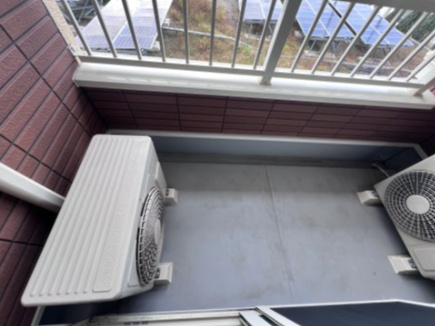 西宮市山口町中野３丁目のアパートのバルコニー