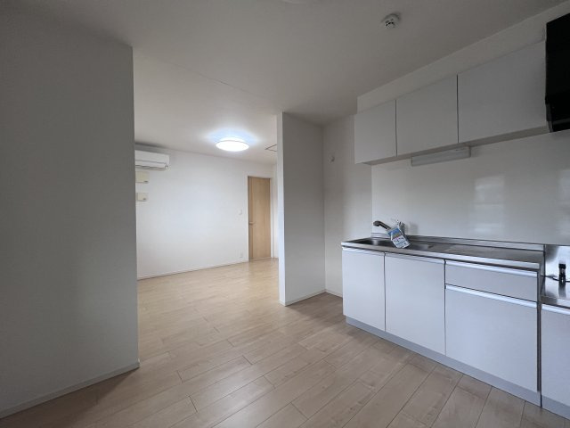 西宮市山口町中野３丁目のアパートのキッチン