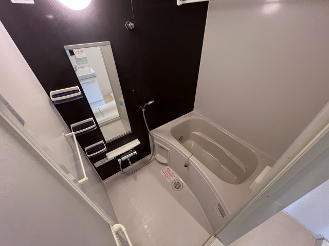 西宮市山口町中野３丁目のアパートの居間・リビング