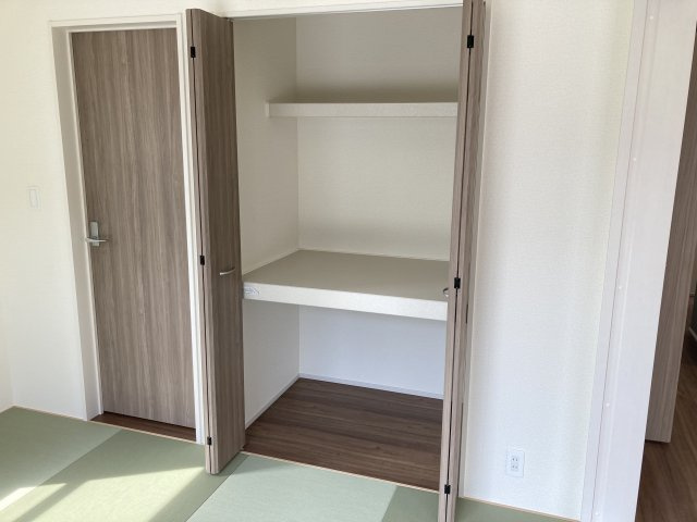 ブルーミングガーデン前橋市六供町１丁目のバルコニー|二部屋から行き来できるワイドバルコニーです！