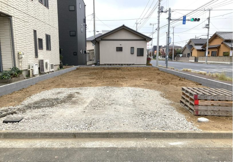 ブルーミングガーデン前橋市六供町１丁目の前面道路含む現地写真|青柳町に新築住宅を建築予定です。
お客様のご都合に合わせて同仕様の物件もご見学頂けます♪
ブルーミングガーデンはおしゃれなデザインでおススメです☆