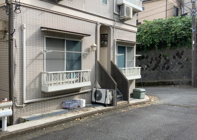 【外観】 | ルーブル壱番館 | 物件の詳細については、現地を見てわかること以外に、役所や法務局などで調べないとわからないことがあります。そのため、現地に行く場合は、もしこの物件を買ったらどのような生活ができるかをイメージしましょう。