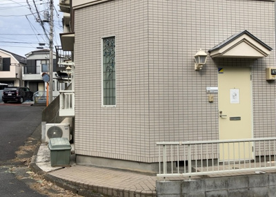 【外観】 | ルーブル壱番館 | 人が暮らすうえで日光は大切な要素となります。日当たりの良さは譲れないポイントですね。併せて近くに大きな建築物の建築予定がないか、あるいはそれが可能な土地が近くにないか事前に確認することもお勧めします。