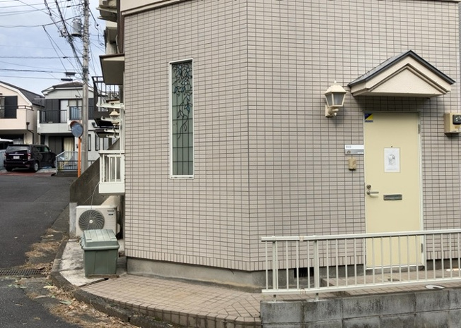 【外観】 | ルーブル壱番館 | 人が暮らすうえで日光は大切な要素となります。日当たりの良さは譲れないポイントですね。併せて近くに大きな建築物の建築予定がないか、あるいはそれが可能な土地が近くにないか事前に確認することもお勧めします。